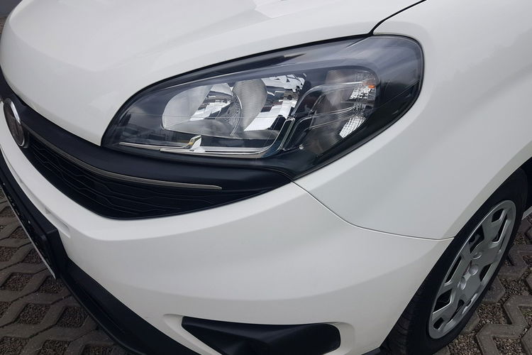 Fiat Doblo MAXI 5 OSÓB DŁUGI KLIMA 6-BIEGÓW KRAJOWY I-WŁAŚCICIEL FAKTURA VAT zdjęcie 26