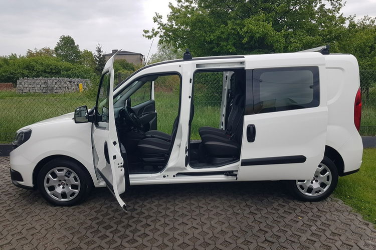 Fiat Doblo MAXI 5 OSÓB DŁUGI KLIMA 6-BIEGÓW KRAJOWY I-WŁAŚCICIEL FAKTURA VAT zdjęcie 33