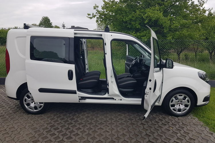 Fiat Doblo MAXI 5 OSÓB DŁUGI KLIMA 6-BIEGÓW KRAJOWY I-WŁAŚCICIEL FAKTURA VAT zdjęcie 34