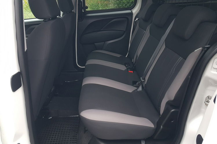 Fiat Doblo MAXI 5 OSÓB DŁUGI KLIMA 6-BIEGÓW KRAJOWY I-WŁAŚCICIEL FAKTURA VAT zdjęcie 35