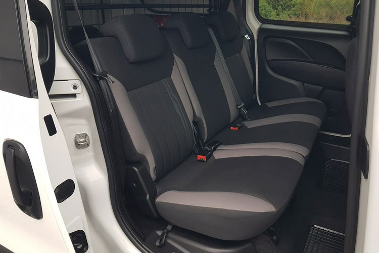 Fiat Doblo MAXI 5 OSÓB DŁUGI KLIMA 6-BIEGÓW KRAJOWY I-WŁAŚCICIEL FAKTURA VAT zdjęcie 6