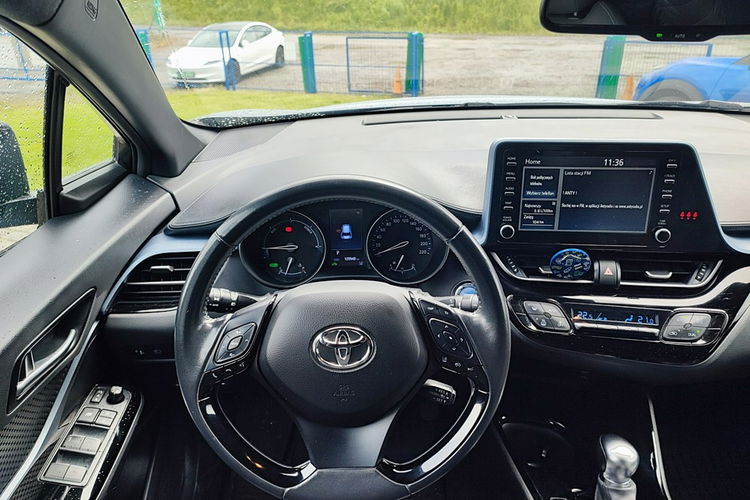 Toyota C-HR 2.0 Hybrid zdjęcie 10