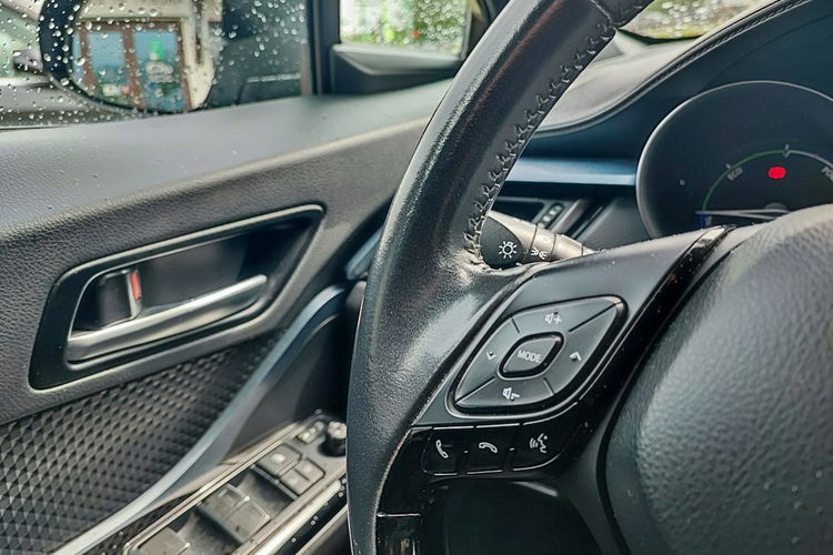 Toyota C-HR 2.0 Hybrid zdjęcie 13