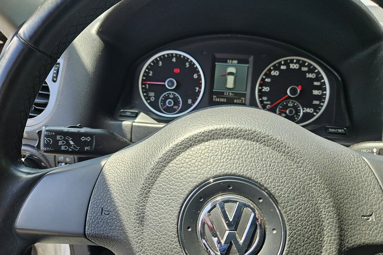 Volkswagen Tiguan Panorama dach / Podgrzewane fotele / Klima / Tempomat zdjęcie 10