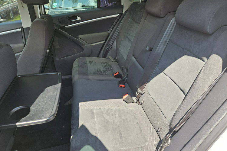 Volkswagen Tiguan Panorama dach / Podgrzewane fotele / Klima / Tempomat zdjęcie 14