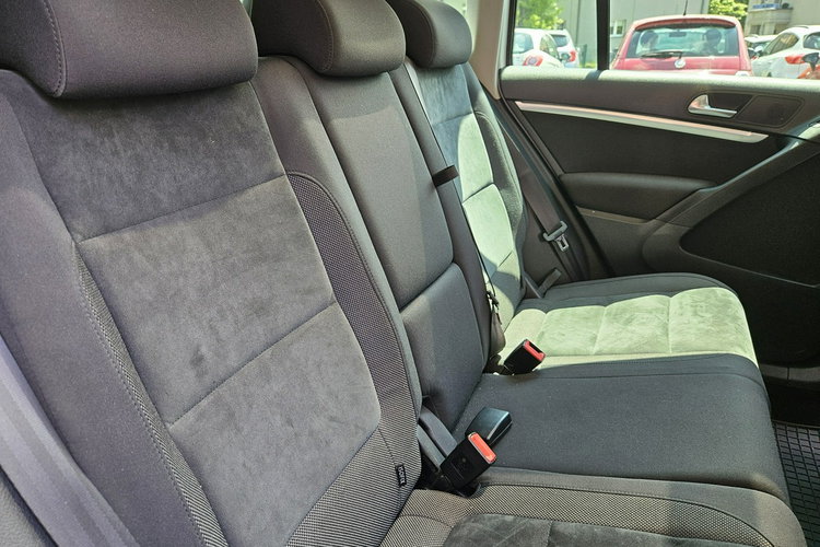 Volkswagen Tiguan Panorama dach / Podgrzewane fotele / Klima / Tempomat zdjęcie 15