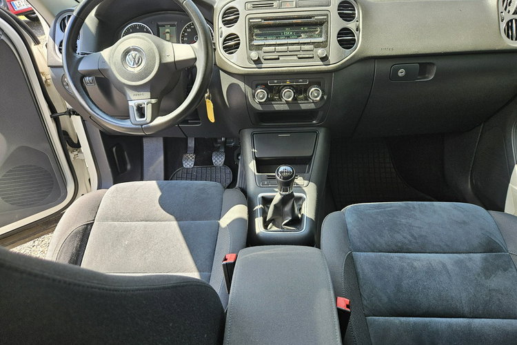 Volkswagen Tiguan Panorama dach / Podgrzewane fotele / Klima / Tempomat zdjęcie 16