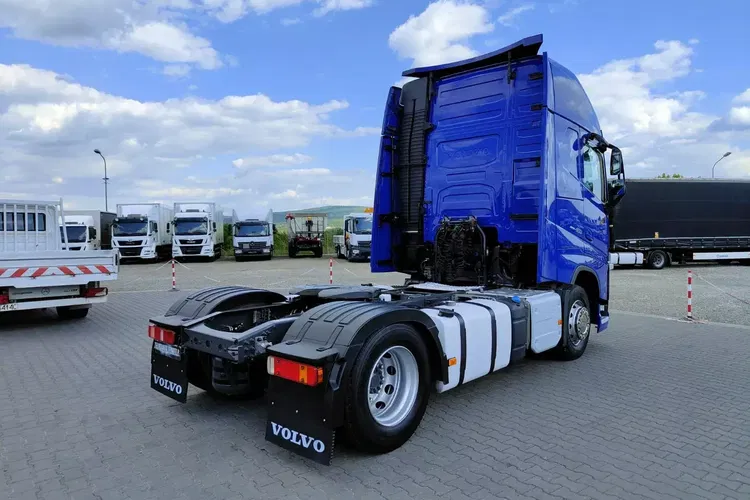 Volvo FH4 460 / EURO 6 / AUTOMAT / STANDARD / IDEALNY STAN / zdjęcie 9