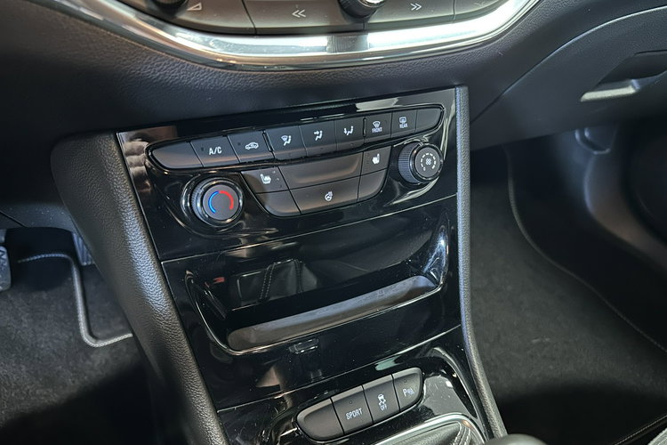 Astra Opel Astra K Kombi 1.4 T Ciemny sufit Duża Navi REJ PL Gwarancja Raty zdjęcie 11