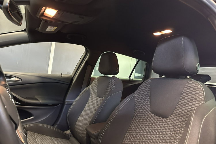 Astra Opel Astra K Kombi 1.4 T Ciemny sufit Duża Navi REJ PL Gwarancja Raty zdjęcie 15