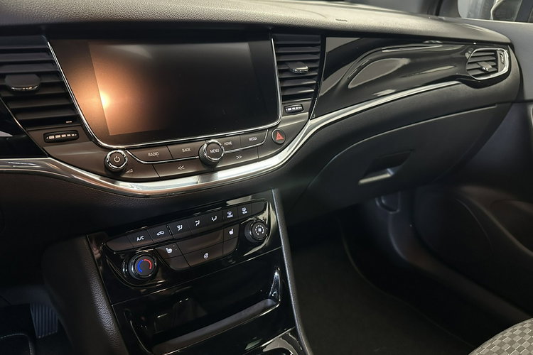 Astra Opel Astra K Kombi 1.4 T Ciemny sufit Duża Navi REJ PL Gwarancja Raty zdjęcie 9