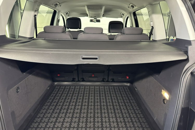 Volkswagen Touran VW Touran 1.6 TDI DSG Navi Kamera Xenon Led Opłaty Gwarancja Raty zdjęcie 16