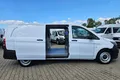 samochód dostawczy Mercedes zdjęcie 7