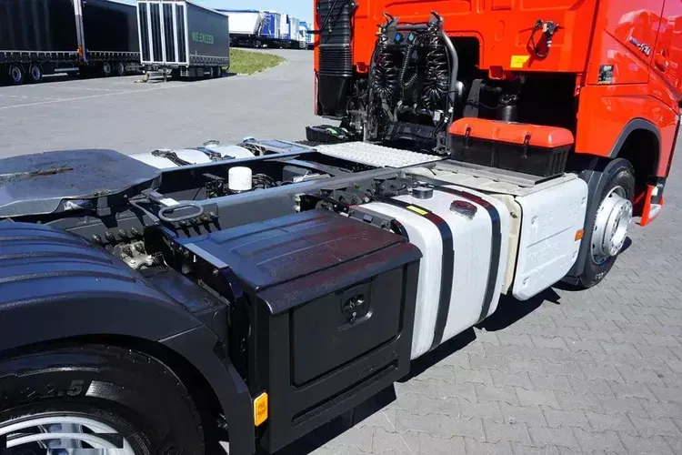 Volvo / FH / 420 / EURO 6 / ACC / PEŁNY ADR / MAŁY PRZEBIEG zdjęcie 14