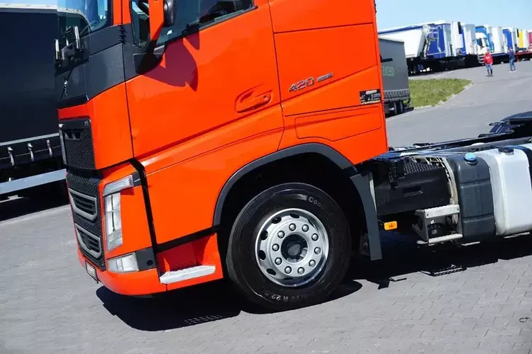 Volvo / FH / 420 / EURO 6 / ACC / PEŁNY ADR / MAŁY PRZEBIEG zdjęcie 18