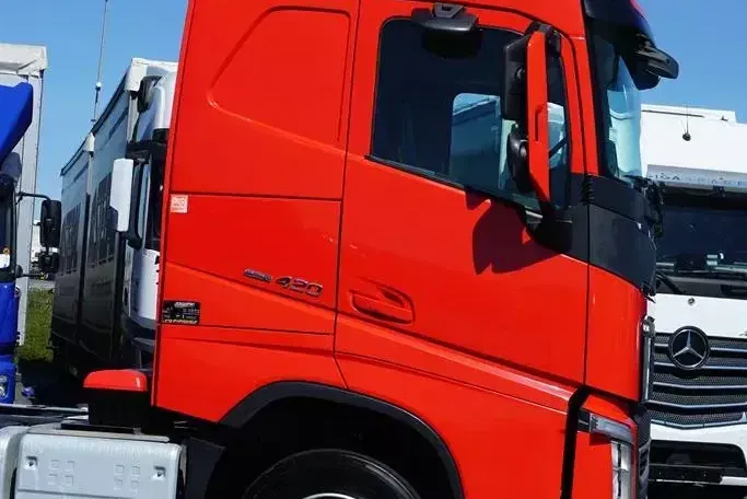 Volvo / FH / 420 / EURO 6 / ACC / PEŁNY ADR / MAŁY PRZEBIEG zdjęcie 29