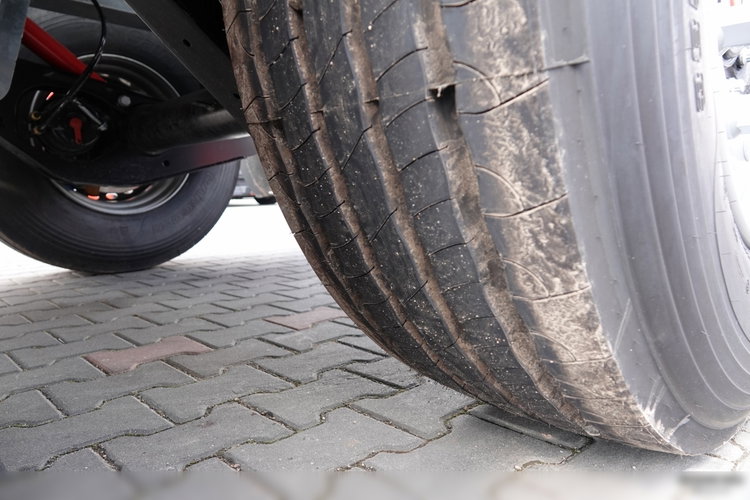 ZASŁAW Zasław WYWROTKA 26 m3 / FABRYCZNIE NOWA / STALOWA / RYNNA WANNA HP / OŚ  PODNOSZONA / SAF / 2025 ROK zdjęcie 17