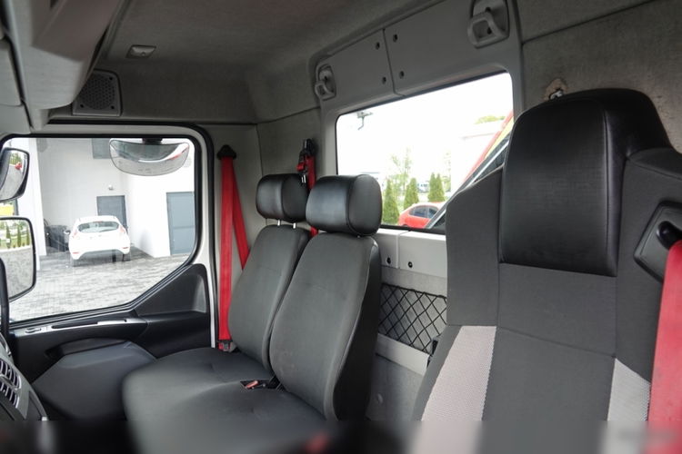 Renault D 210 /  4X2 / SKRZYNIOWY 5 M + HDS PALFINGER PK 8.501 SLD A / UDŹWIG 5 580G / STEROWANIE RADIOWE / ROTATOR / SPROWADZONY zdjęcie 29