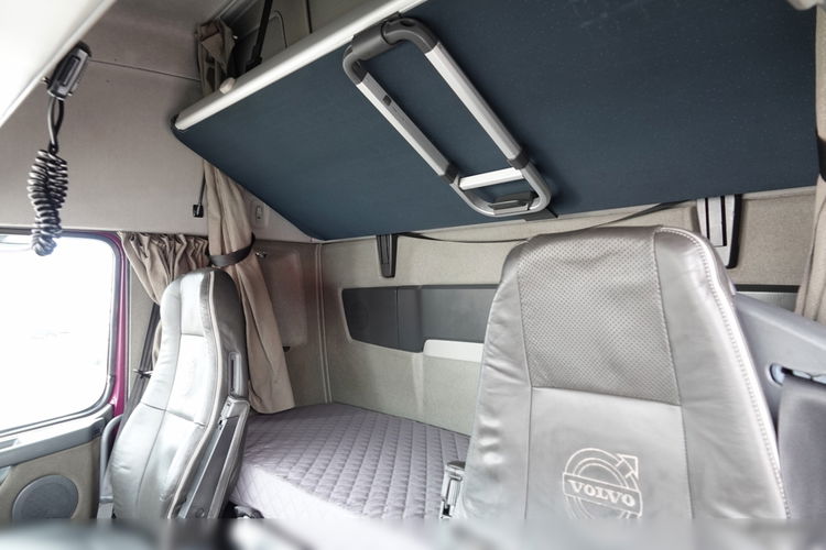 Volvo FH 540 / PUSHER / 3 Osiowy ciągnik siodłowy  / RETARDER / KLIMA POSTOJOWA /  OŚ PODNOSZONA SKRĘTNA / SKÓRY / SPROWADZONY zdjęcie 27