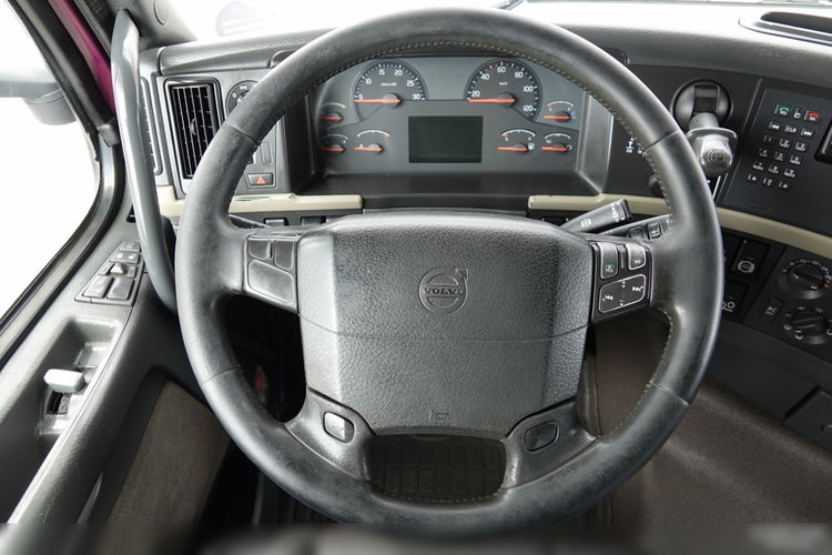 Volvo FH 540 / PUSHER / 3 Osiowy ciągnik siodłowy  / RETARDER / KLIMA POSTOJOWA /  OŚ PODNOSZONA SKRĘTNA / SKÓRY / SPROWADZONY zdjęcie 30