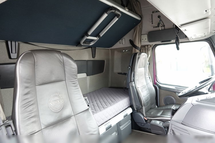 Volvo FH 540 / PUSHER / 3 Osiowy ciągnik siodłowy  / RETARDER / KLIMA POSTOJOWA /  OŚ PODNOSZONA SKRĘTNA / SKÓRY / SPROWADZONY zdjęcie 38