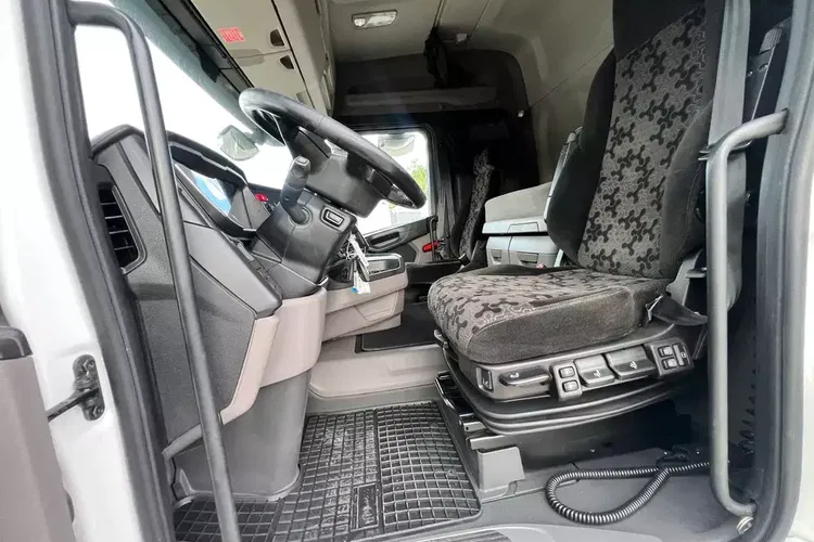 R540 full ADR z Niemiec Ledy nawigacja pełna historia kontrakt Scania zdjęcie 20