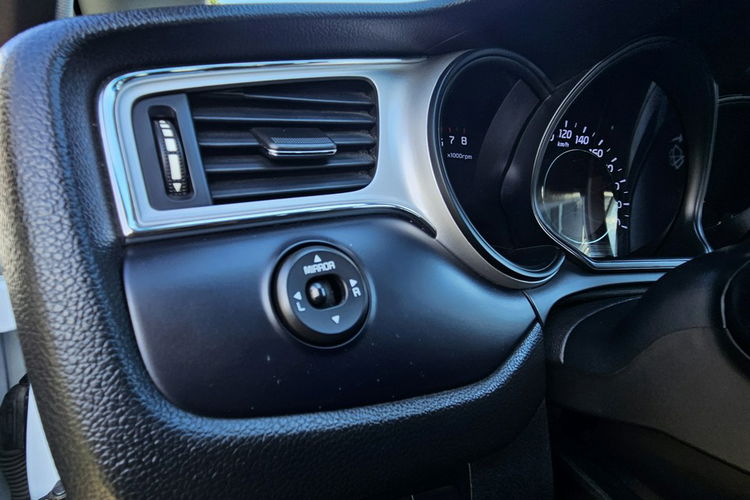 Kia Cee'd Salon Polska - 1.6 Benzyna zdjęcie 12