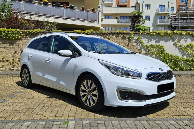 Kia Cee'd Salon Polska - 1.6 Benzyna zdjęcie 3