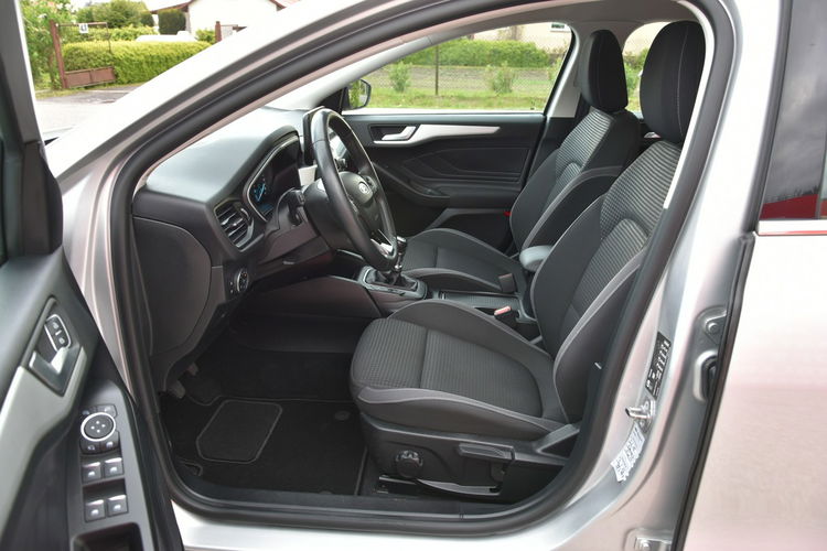 Ford Focus 1.5HDi 120KM Manual 2020r SALON FullLED NAVi TEMPOMAT 2xPDC Rezerwacja zdjęcie 17