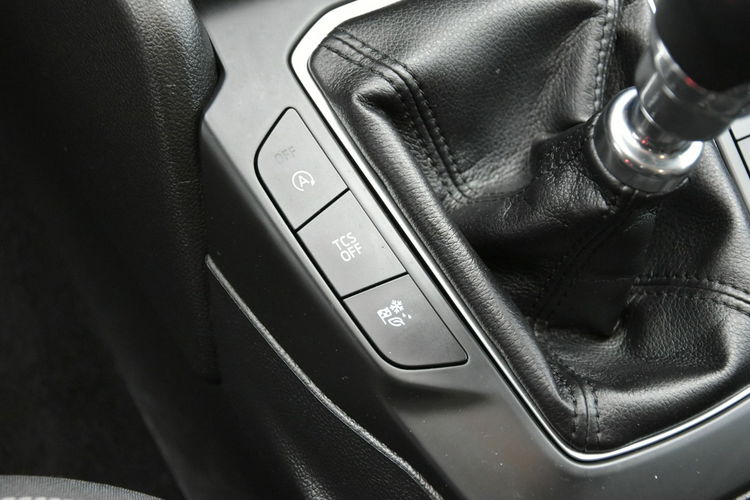 Ford Focus 1.5HDi 120KM Manual 2020r SALON FullLED NAVi TEMPOMAT 2xPDC Rezerwacja zdjęcie 32