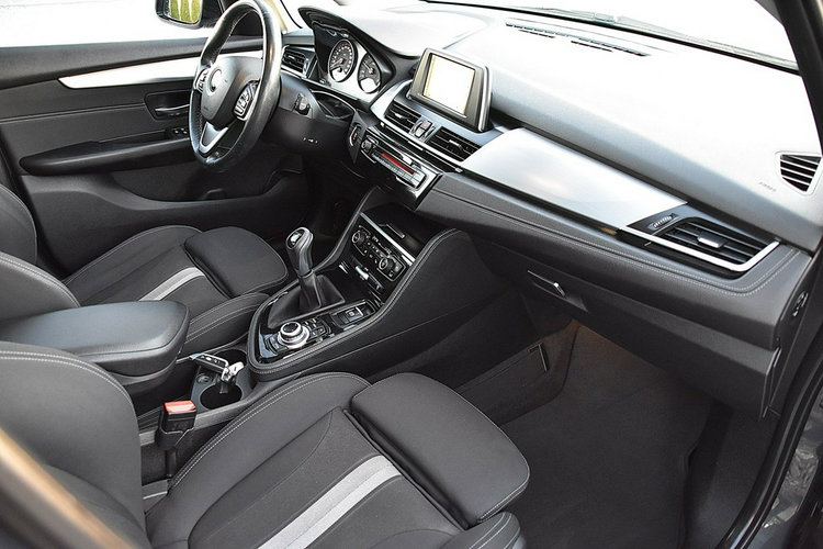 BMW 218 2.0d 150km Led Navi Panorama Gwarancja zdjęcie 12