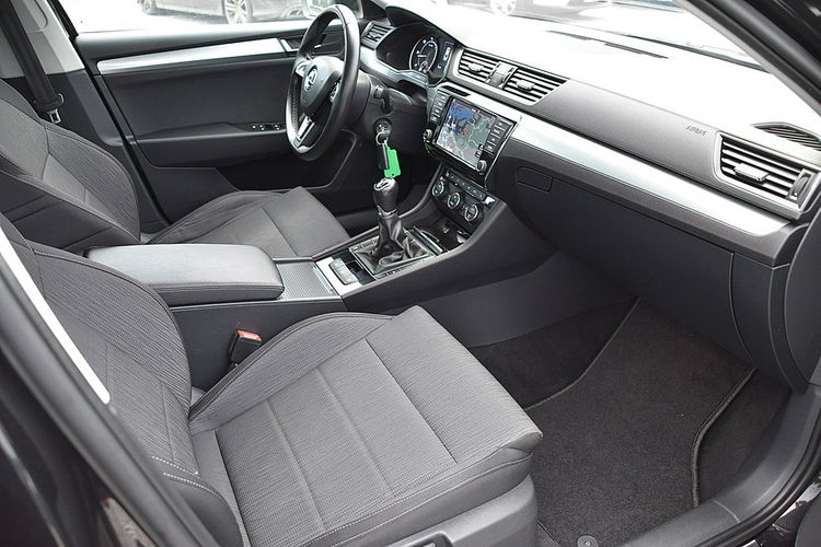 Skoda Superb Podgrzewane Fotele Xenon Led Navi Gwarancja zdjęcie 12