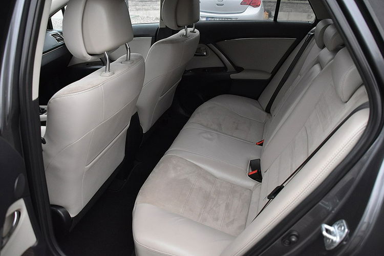Toyota Avensis 2.0D4D 126Km Navi Xenon Kamera Alcantara Gwarancja zdjęcie 10