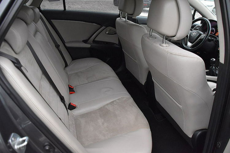Toyota Avensis 2.0D4D 126Km Navi Xenon Kamera Alcantara Gwarancja zdjęcie 11
