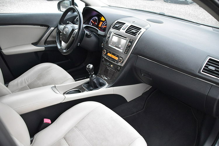 Toyota Avensis 2.0D4D 126Km Navi Xenon Kamera Alcantara Gwarancja zdjęcie 12
