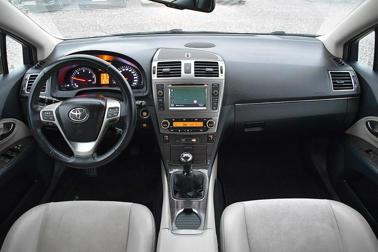 Toyota Avensis 2.0D4D 126Km Navi Xenon Kamera Alcantara Gwarancja zdjęcie 13