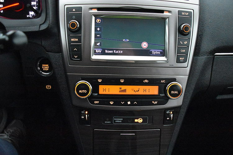 Toyota Avensis 2.0D4D 126Km Navi Xenon Kamera Alcantara Gwarancja zdjęcie 14