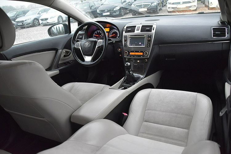 Toyota Avensis 2.0D4D 126Km Navi Xenon Kamera Alcantara Gwarancja zdjęcie 6