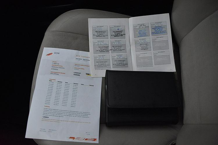 Toyota Avensis 2.0D4D 126Km Navi Xenon Kamera Alcantara Gwarancja zdjęcie 8