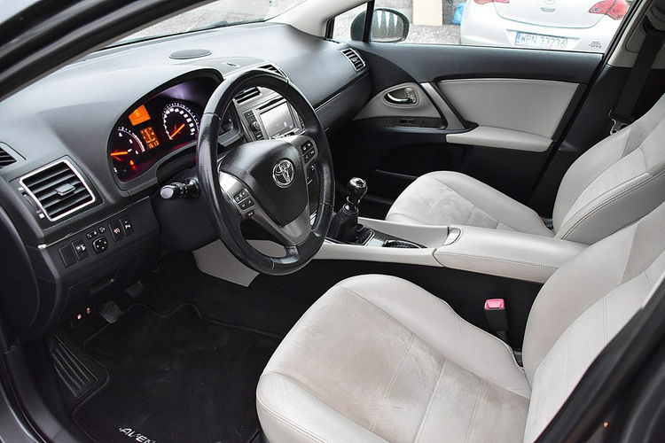 Toyota Avensis 2.0D4D 126Km Navi Xenon Kamera Alcantara Gwarancja zdjęcie 9
