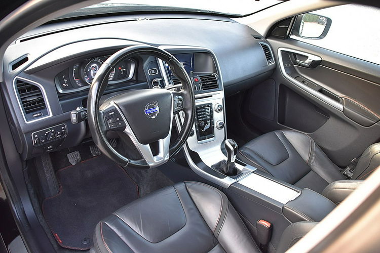 Volvo XC 60 2.0D4 181Km OCEAN RACE Skóra Led Navi Gwarancja zdjęcie 5