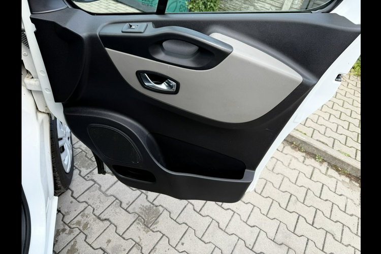 Renault Trafic klima - bardzo zadbany zdjęcie 23
