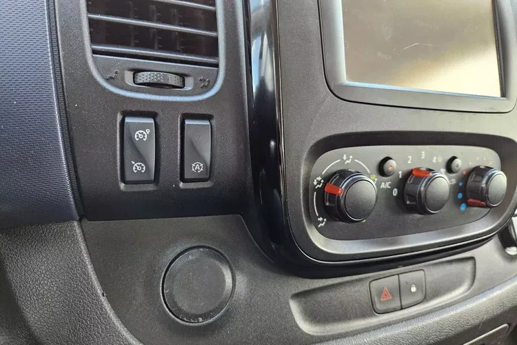 Opel vivaro zdjęcie 26