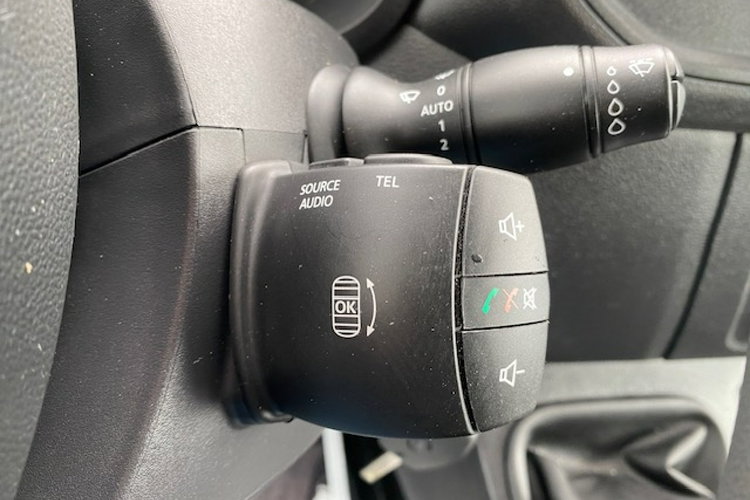 Renault Master SALON PL / CARRIER CHŁODNIA - MROŻNIA -15st.C / PRĄD 220V / 103 tys.km zdjęcie 18