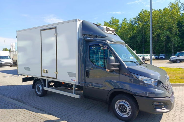IVECO Daily 35S18H zdjęcie 4