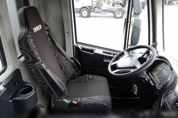 Iveco TRAKKER 450 / 6x4 / WYWROTKA / HYDROBURTA / BORDMATIC / EURO 6 / MEILLER KIPPER zdjęcie 36