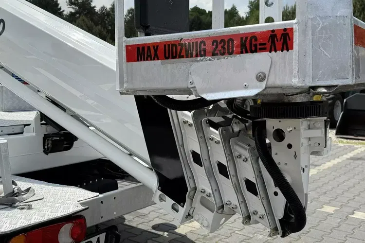 Nissan Cabstar zdjęcie 15