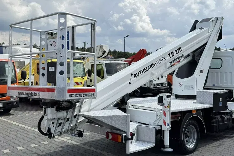 Nissan Cabstar zdjęcie 17