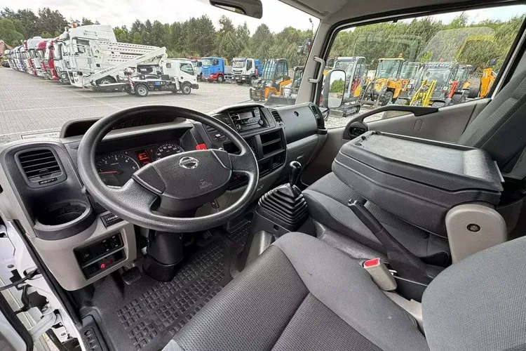Nissan Cabstar zdjęcie 23