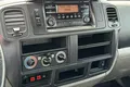 samochód dostawczy Nissan zdjęcie 26